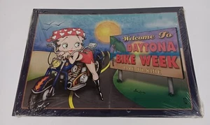 Letrero metálico Betty Boop Biker Chick Welcome To Daytona Bike Week Live to Ride  - Imagen 1 de 9