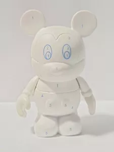 Disney 3" Vinylmation || Urban Series 2 Pintura Por Números || Donna Kozatek 2009 - Imagen 1 de 6