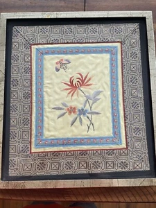 Farfalla floreale inizio XX secolo ricamo seta cinese arte incorniciata 13x11,75” - Foto 1 di 11