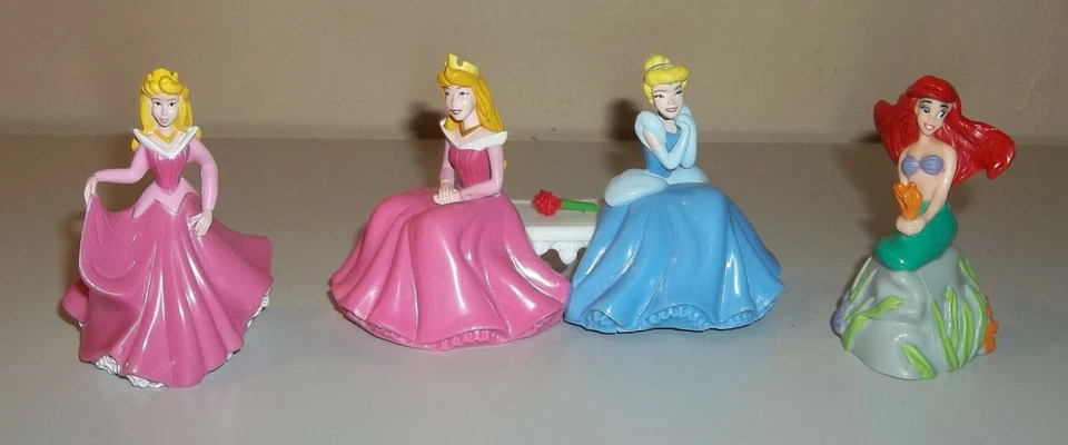 Figuras/tapasteles de PVC de 3"" de princesas Disney - Ariel, Cenicienta, Aurora Foto 1 de 1