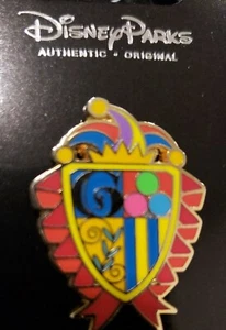 Disney Trading Pin CP067 GOOFY'S JESTER HAT MEDIEVAL MAGIC CREST - Picture 1 of 3
