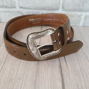 Cinturón de cuero Nocona Western hebilla grabada para hombre 42 castaño - Imagen 1 de 6