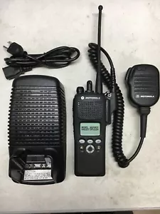 Motorola XTS2500 II 700 800mhz P25 Digital Radio H46UCF9PW6BN 500018-00048C-5 - Picture 1 of 11