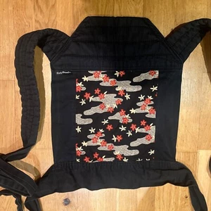 The Babyhawk (Mei Tai carrier) - Picture 1 of 4