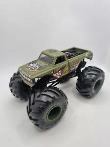 Monster Truck bombardero Hot Wheels V8 escala 1:24 grande diecast raro en muy buena condición - Imagen 1 de 10