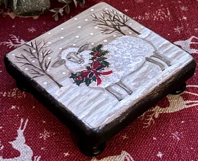 *~* HAND PAINTED SHEEP *~* HOLLY & BERRIES *~* WINTER *~*  SMALL RISER - Image 1 of 4