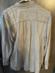 Chico’s Utility Taschen Knopfleiste Größe 2 US Rollriegel Langarmhemd - Bild 1 von 5