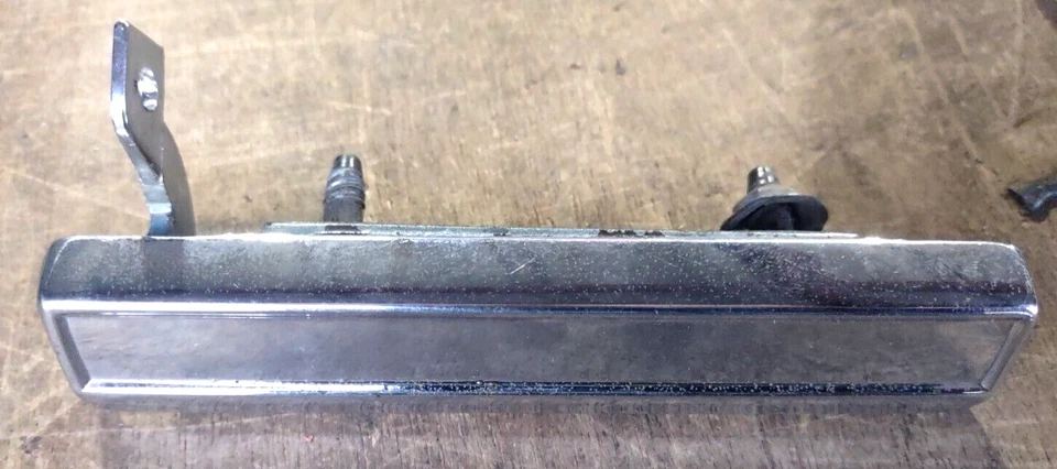 Manija de puerta exterior derecha para auto GM 1980-90 CHEVY BUICK OLDSMOBILE PONTIAC FC-5 Foto 1 de 4