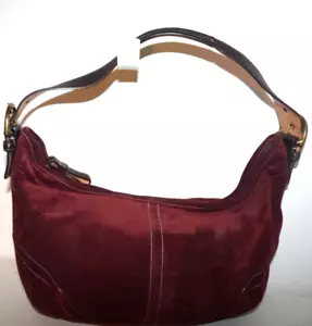 Borsa a tracolla Coach 9504 vintage mezza luna hobo vino rosso pelle scamosciata e cartellino da appendere - Foto 1 di 14