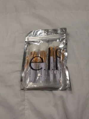 e.l.f. Kit de cepillos de 4 piezas - Oro rosa/Blanco/Kit de viaje - NUEVO Foto 1 de 4