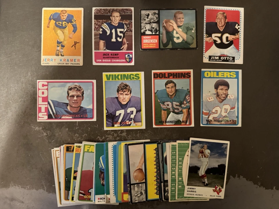 Vintage 1959-1972 Topps, Fleer, Post Football Card Collection - HOF, RC +++ - Image 1 of 2