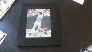 KEN GRIFFEY JR. HANDSIGNIERTES 8" X 10" FOTO GERAHMT - Bild 1 von 4