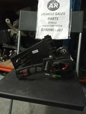 Ford Fiesta 2013 mecanismo de bloqueo de puerta lateral derecho trasero C1BB A264A26 BB  Foto 1 de 4