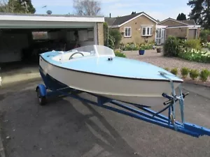 Albatross Boat Classic 2 Seater Speed Boat - Picture 1 of 11