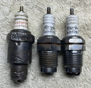 3 Antique Spark Plugs Champion and Wizard - Picture 1 of 4