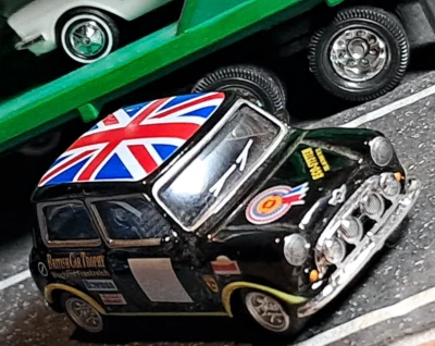 RTR HONGWELL CARARAMA MINI COOPER MODEL 1:72 SCALE FOR-DISPLAY / LAYOUT BLACK - Image 1 of 4