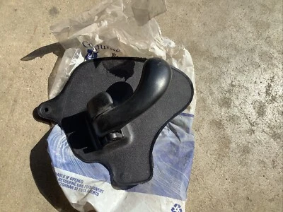 Совершенно новая передняя/задняя внутренняя дверная ручка 1995-2005 Chevrolet Cavalier LH - Изображение 1 из 4