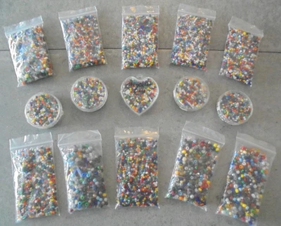 Unzählige,kleine,bunte Perlen mehrfarbig /bunt zum Basteln Schmuck o.ä. Nr. 7037 - Bild 1 von 4
