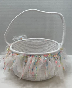 TM DESIGNS KIDS White Fringed Woven Easter Basket-9" x 5"-NWT - Picture 1 of 6