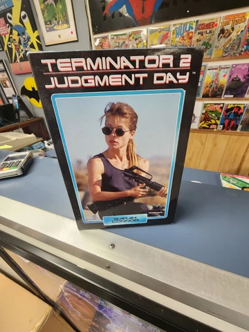 Neca Terminator 2 Judgment Day Sarah Connor. Mint Cover