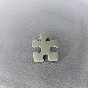 Puzzleteil Autismus silberfarben Metall Revers Weste Hut Jacke Pin - Bild 1 von 1