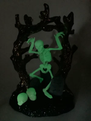 Candelabro Bath & Body Works 8,75" Dancing Skeleton 3 mechas bronce brillo oscuro ☠ Foto 1 de 4