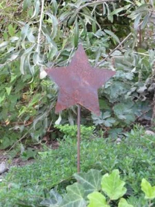 Edelrost Gartenstecker Stern geschlossen klein Gartendeko Rost Winter Weihnachte - Bild 1 von 3