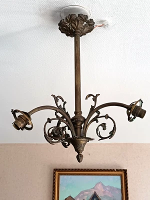 ANCIEN LUSTRE SUSPENSION MONTURE 3 BRANCHES EN LAITON SANS SES TULIPES H.42CM - Photo 1/4