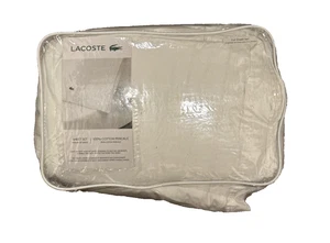Lacoste Set Lenzuola 100% Cotone Percalle Completo Bianco Tinta Unita 4 Pezzi NUOVO - Foto 1 di 2