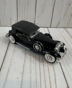 Road Signature 1932 Chrysler Lebaron 1:32 Scale Die Cast Car - Picture 1 of 9