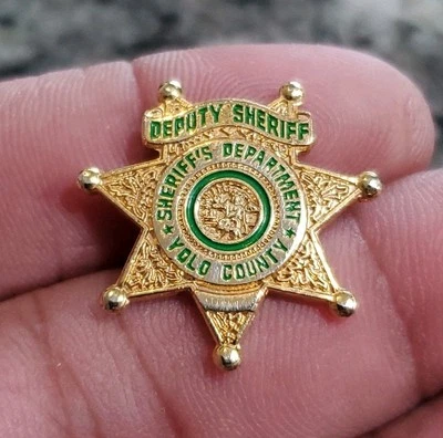 Prendedor RARO del Sheriff Adjunto del Condado de Yolo California Foto 1 de 2