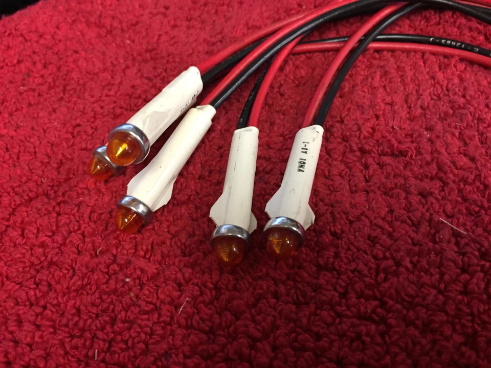 971-668N-03WAN LITTELFUSE ЯНТАРНЫЕ ИНДИКАТОРНЫЕ ОГНИ С ВЫВОДАМИ 1,4 В 10 МА - Изображение 1 из 1