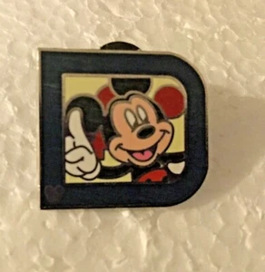 Prendedor Disney Classic D Mickey Mouse 2011 - Imagen 1 de 2