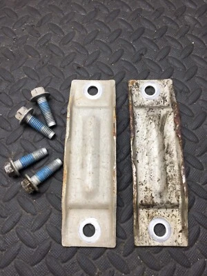 97-13 C6 Chevrolet Corvette SOPORTE DE RESORTE HOJA TRASERA CON PERNOS #2 4598 Foto 1 de 3