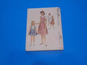 Jersey, falda y blusa vintage de los años 50 McCalls patrón de costura 8603 niñas talla 6 sin cortar - Imagen 1 de 3