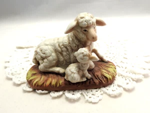 Lefton The Bethlehem Collection Porzellan Krippenfigur 1986 Lamm Kind 05609 - Bild 1 von 3