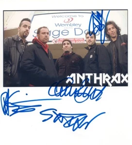 Fotografo originale antrace 8""x9,5"" firmata di persona US Heavy Metal Band - Foto 1 di 1
