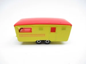 MATCHBOX SUPERFAST #23 TRANSITIONAL YELLOW TRAILER CARAVAN SCARCE LABEL - Picture 1 of 6