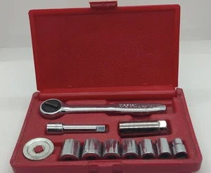 Vtg Master Mechanic 3/8" Drive Socket & Ratchet Set, 5/8” Spark Plug Socket - Picture 1 of 6