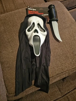 Fun World Halloween Ghost Face Costume Mask with Knife NEW - Image 1 of 3