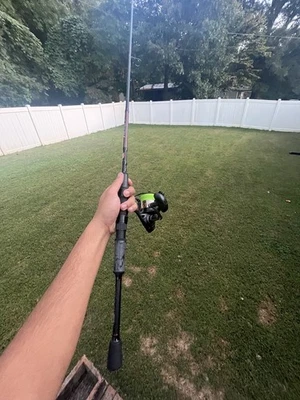 Vara de fundição em terra Penn Prevail III, 7 pés, potência média - Imagem 1 de 2