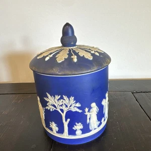 Tarro de caramelos Wedgwood JASPERWARE azul sobre crema de 7 1/2" con tapa remate de bellota VER DESCRIPCIÓN - Imagen 1 de 14
