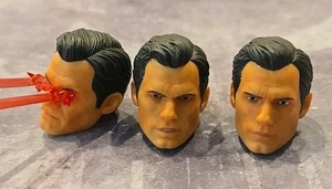 Juego de cabezales Mezco One:12 Zack Snyder's Superman neutros, enojados y láser escala 1/12 - Imagen 1 de 4