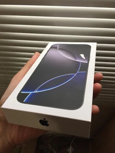 Apple iPhone 16 Pro Max - 256 Go - Noir Titane (Désimlocké) - Photo 1 sur 9