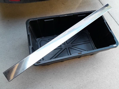 77-85 Oldsmobile Delta 88 Coupe 下门装饰摇杆成型右手乘客 — 第 1/4 张图片