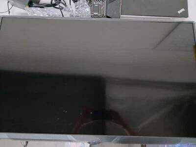 Screen Crack GIGABYTE AORUS FV43U 43" UHD VA Gaming Monitor - Image 1 of 4