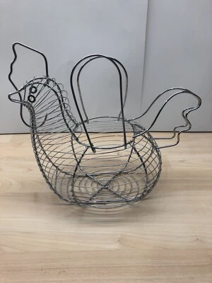 Cesta de almacenamiento de huevos de alambre en forma de pollo cromada estante casa de campo Foto 1 de 4