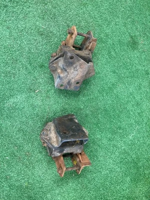 Soportes de motor Mustang Big Block 390 y 428 completos ambos lados 1967-1970 SHELBY Foto 1 de 4