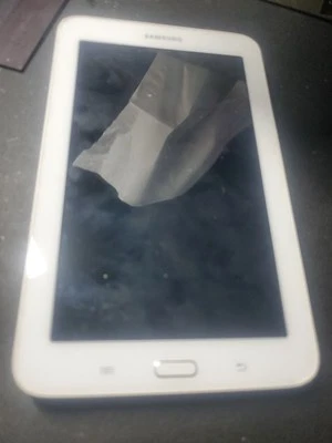 Samsung Galaxy Tab 2 GT-P3100 8GB, Wi-Fi + 3G (Unlocked), 7in - White - Image 1 of 4