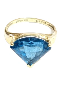 Stunning Ice Blue Facet Cut Triangular Gemstone 14K Yw Gold Size 8.5 Ring 5.2 Gr - Picture 1 of 6